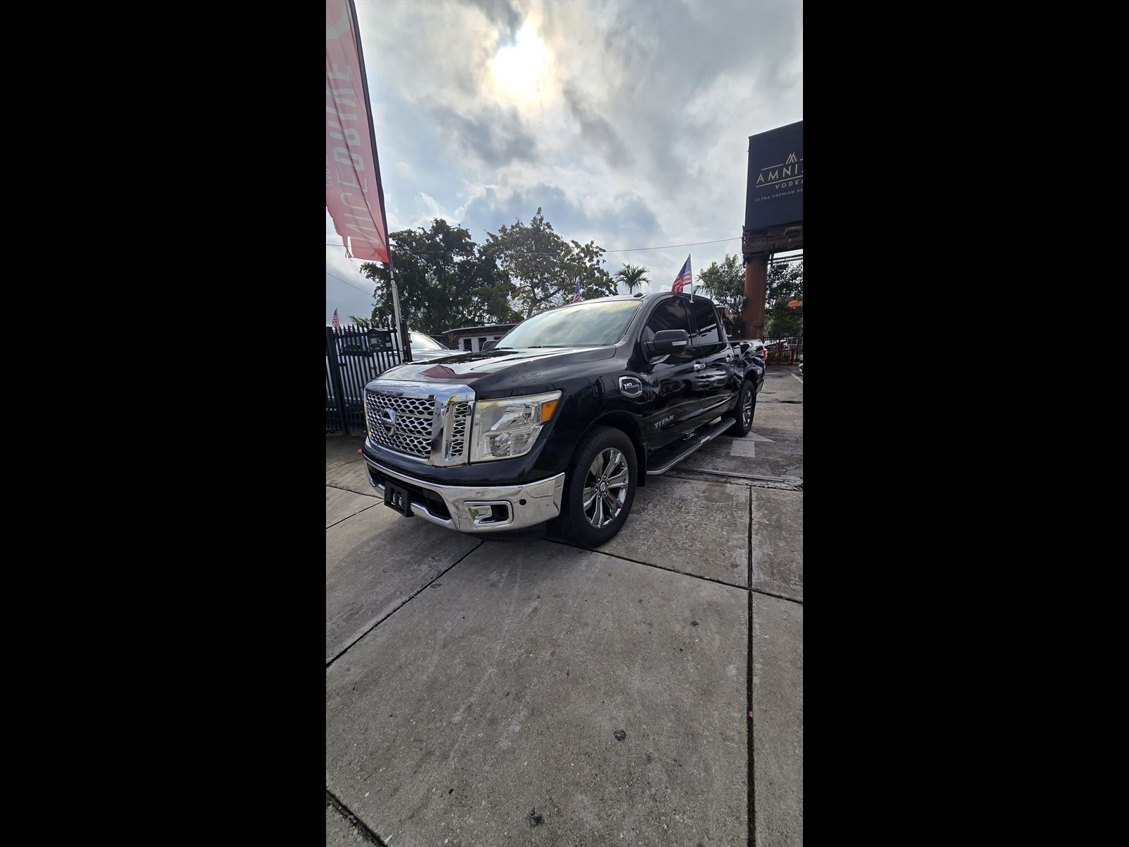 2017 NISSAN Titan in miami, FL