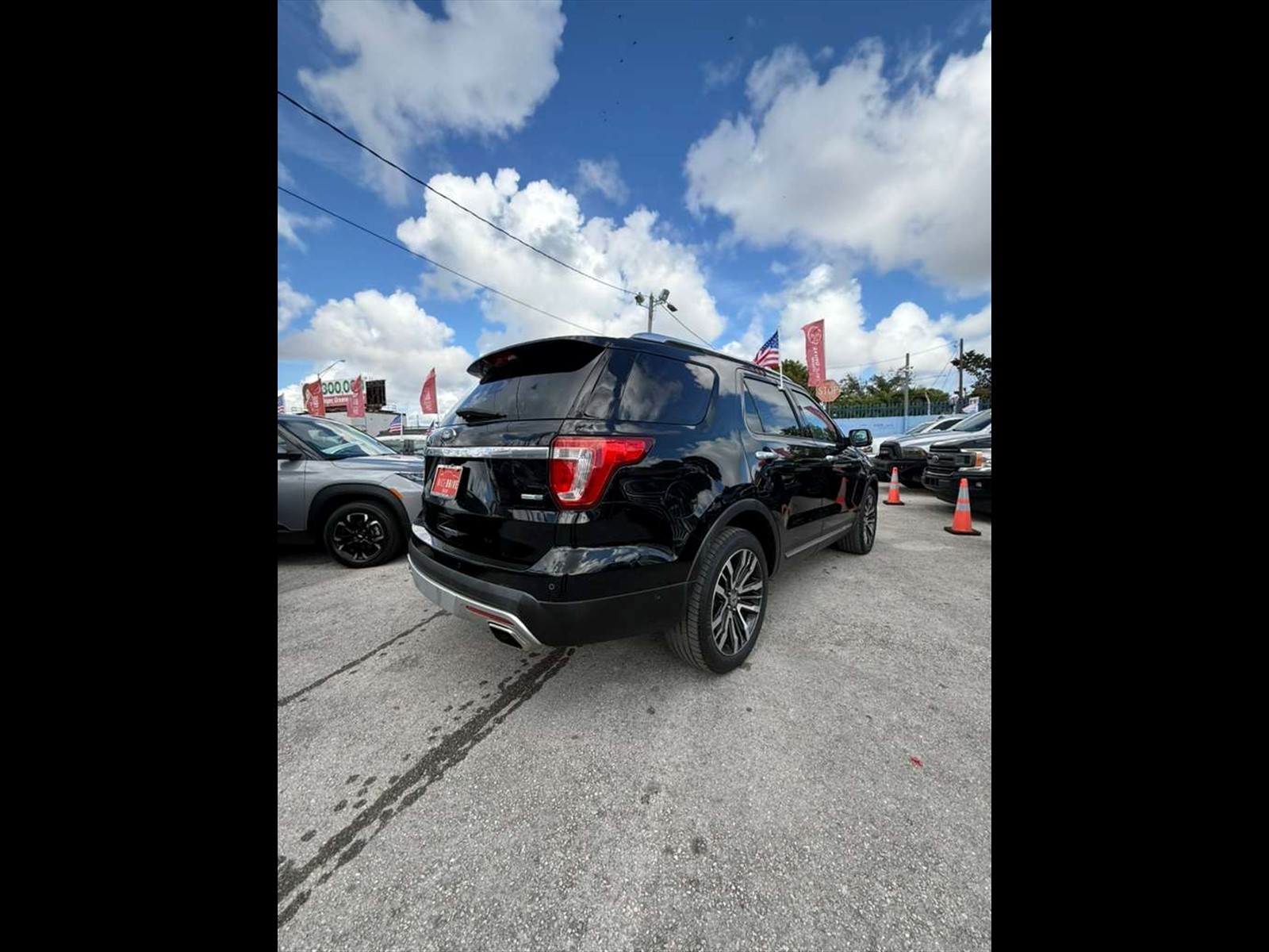 2017 FORD Explorer in Miami, FL