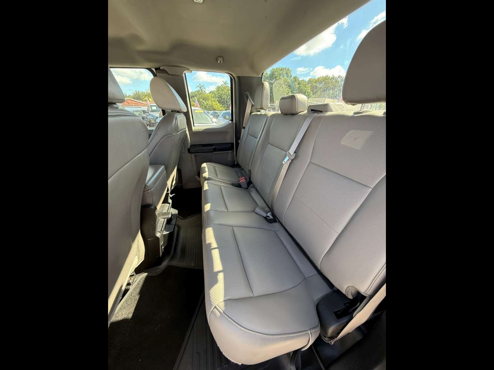 2019 FORD F-150 in Miami, FL