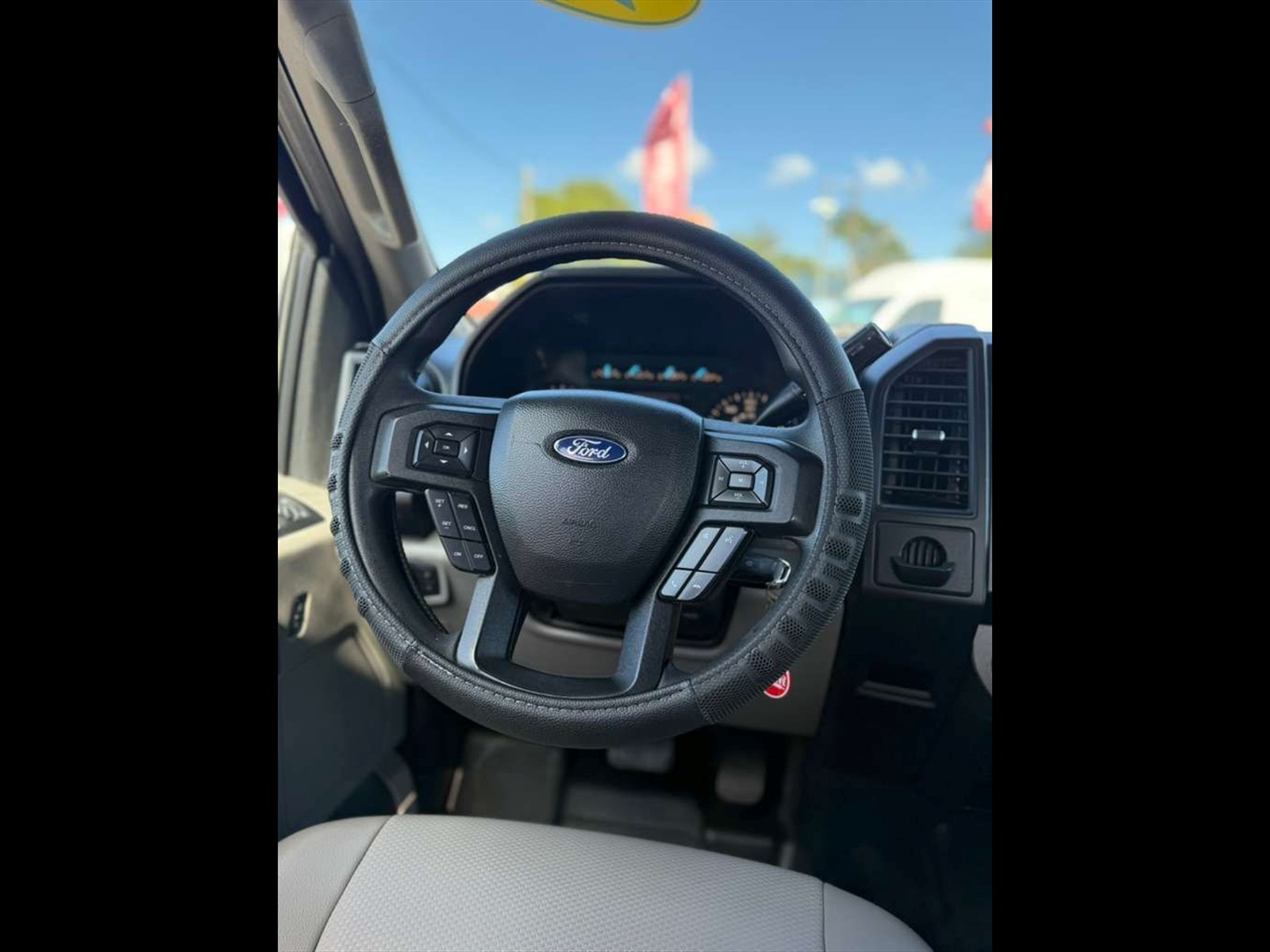 2019 FORD F-150 in Miami, FL