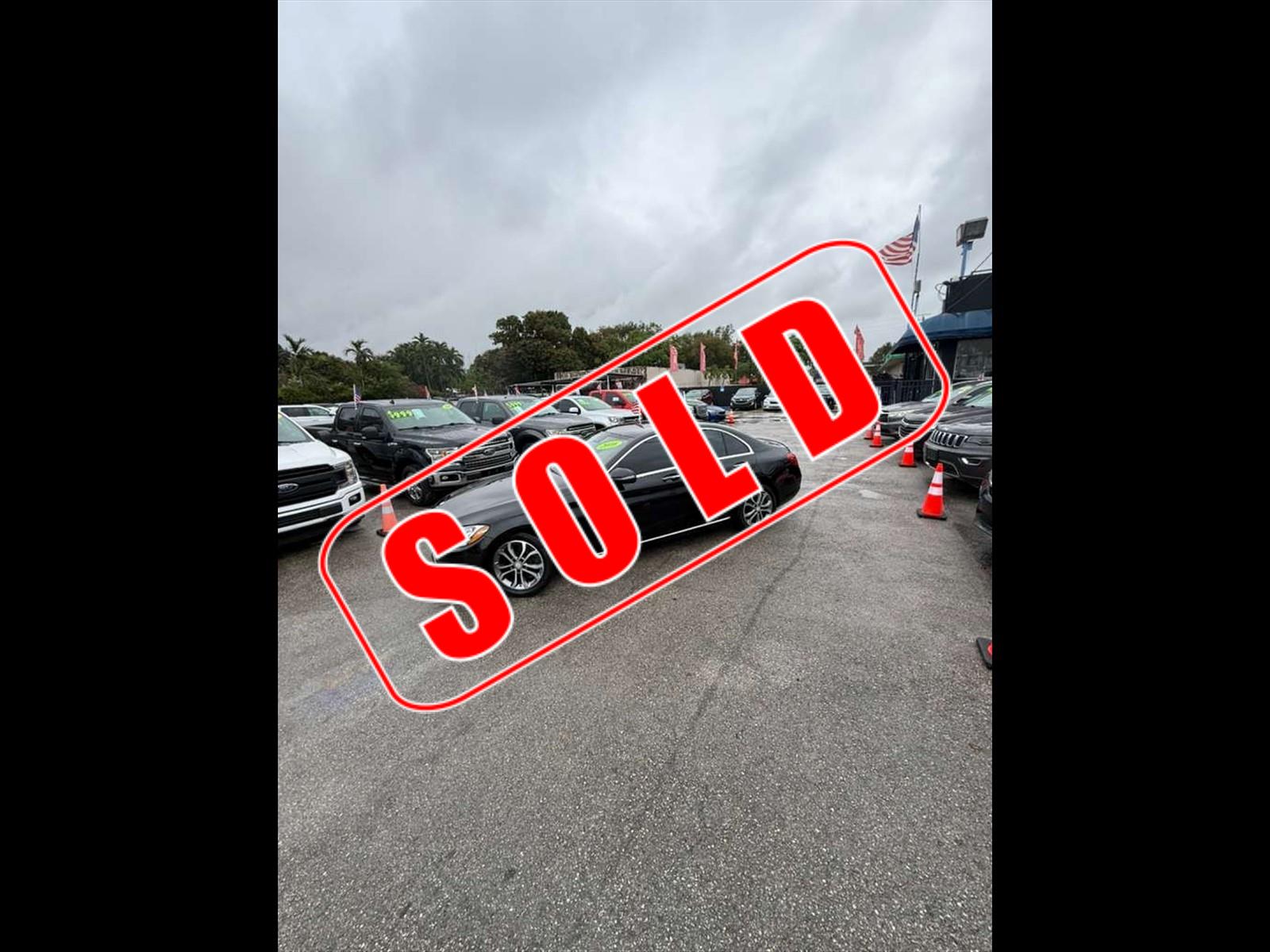 2016 MERCEDES-BENZ C-Class in Miami, FL