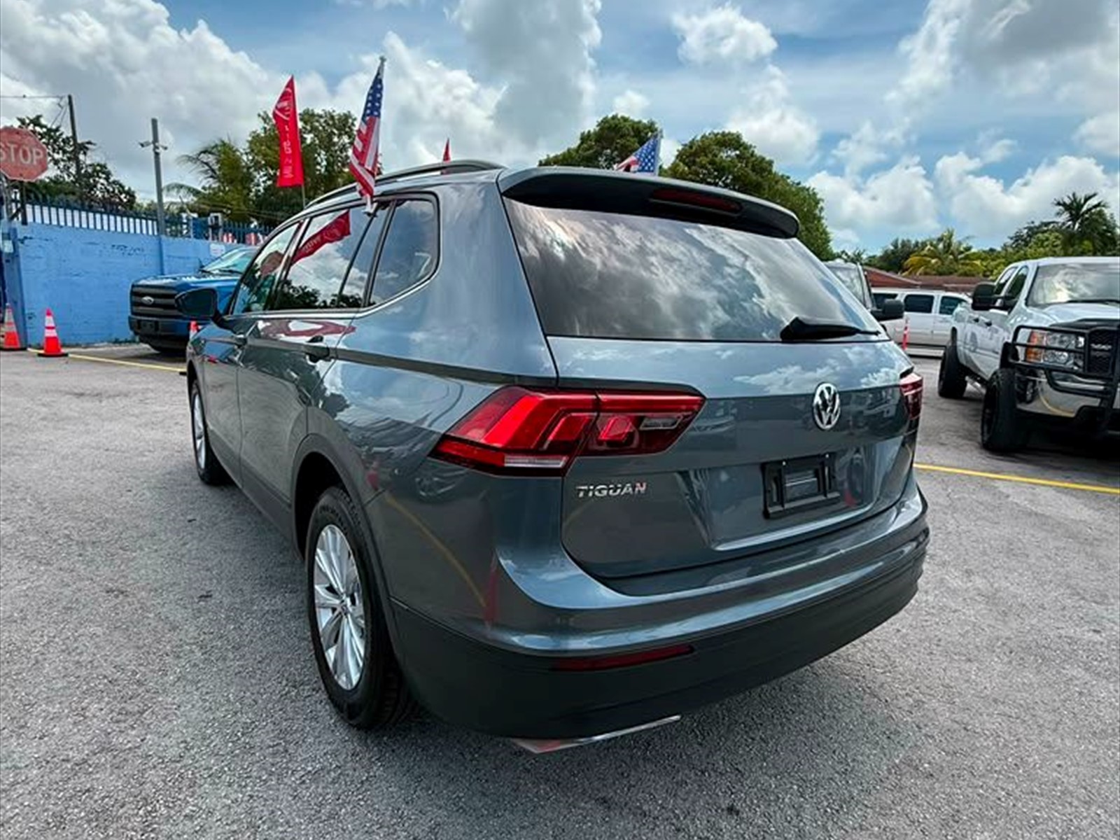 2020 VOLKSWAGEN Tiguan in Miami, FL
