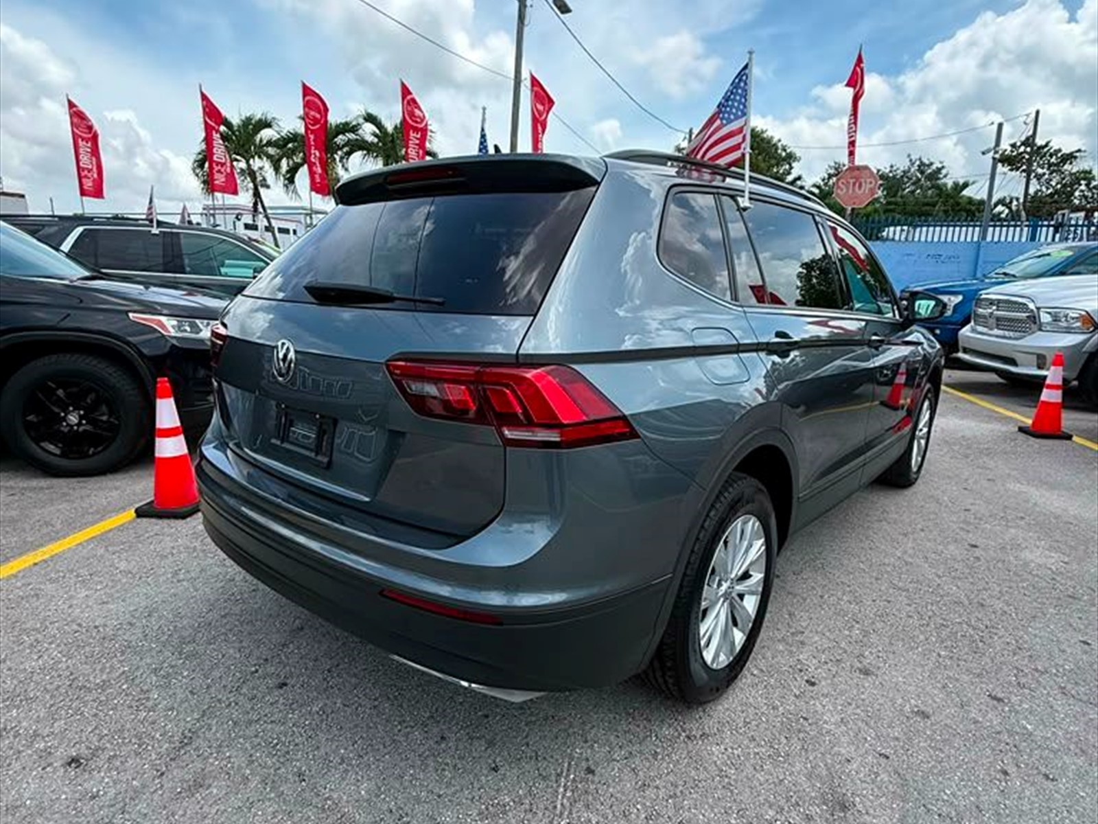 2020 VOLKSWAGEN Tiguan in Miami, FL