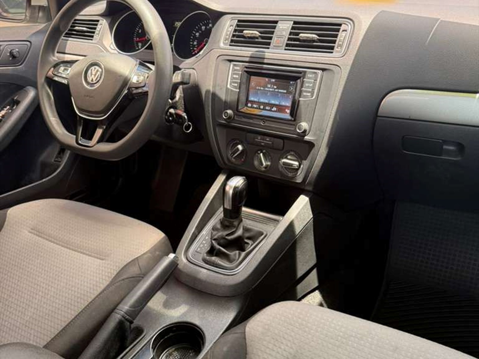 2017 VOLKSWAGEN Jetta in Miami, FL