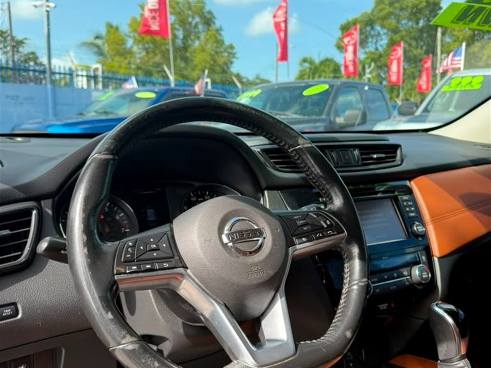 2017 NISSAN Rogue in Miami, FL