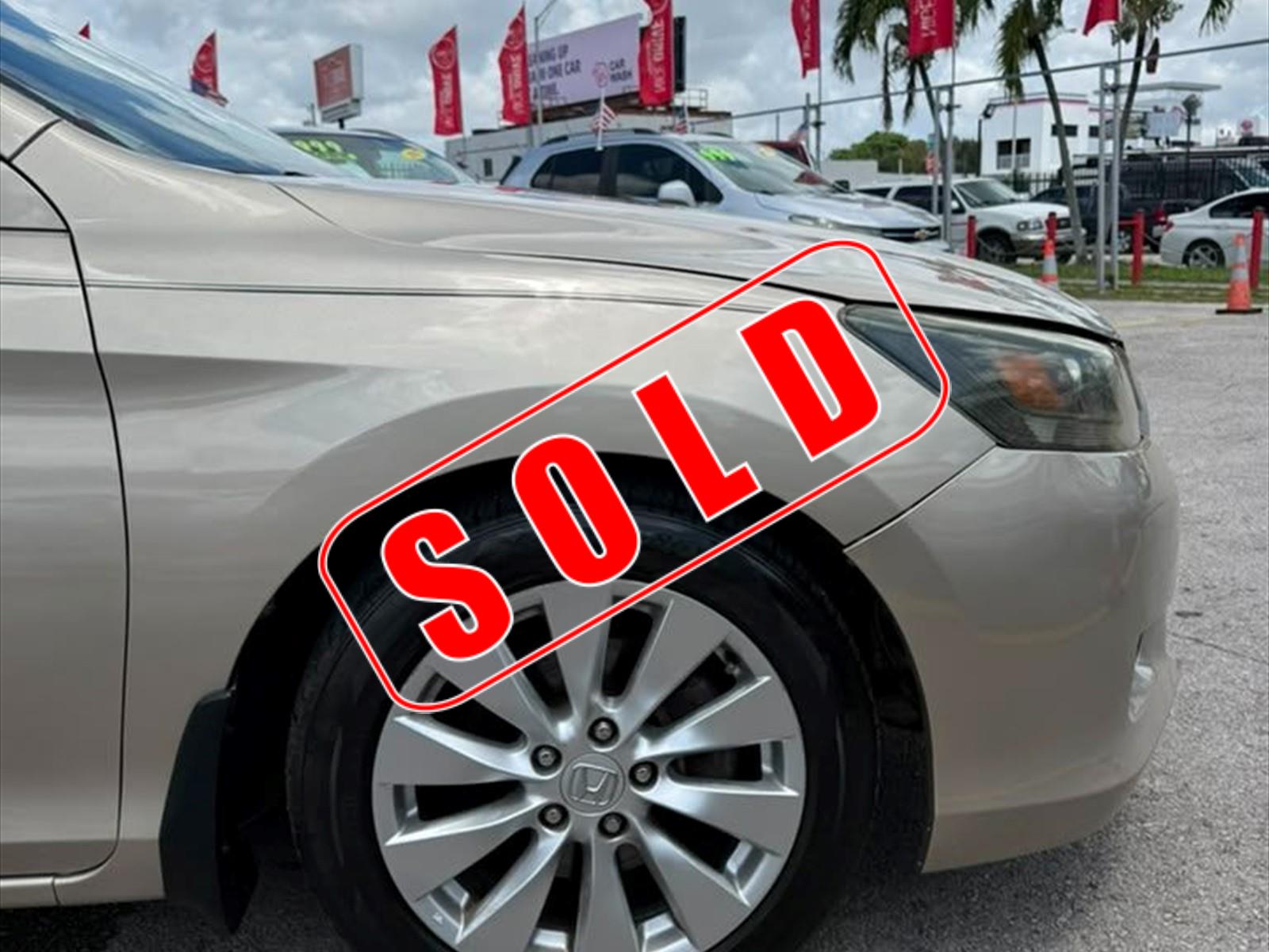 2015 HONDA Accord in Miami, FL