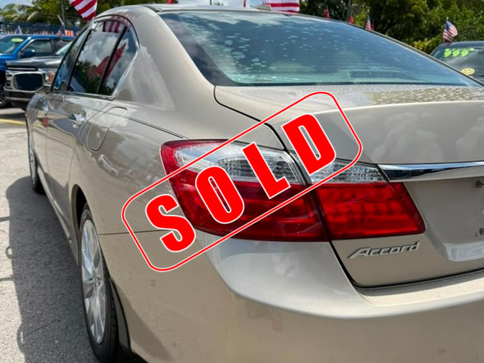 2015 HONDA Accord in Miami, FL