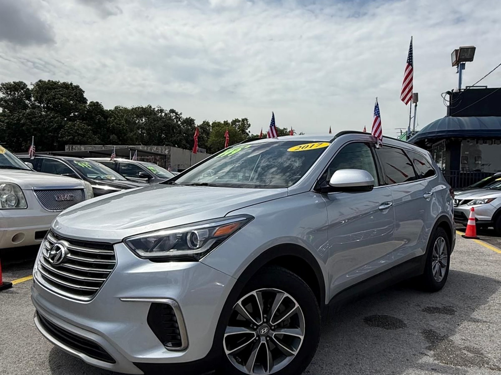 2017 HYUNDAI Santa Fe in Miami, FL