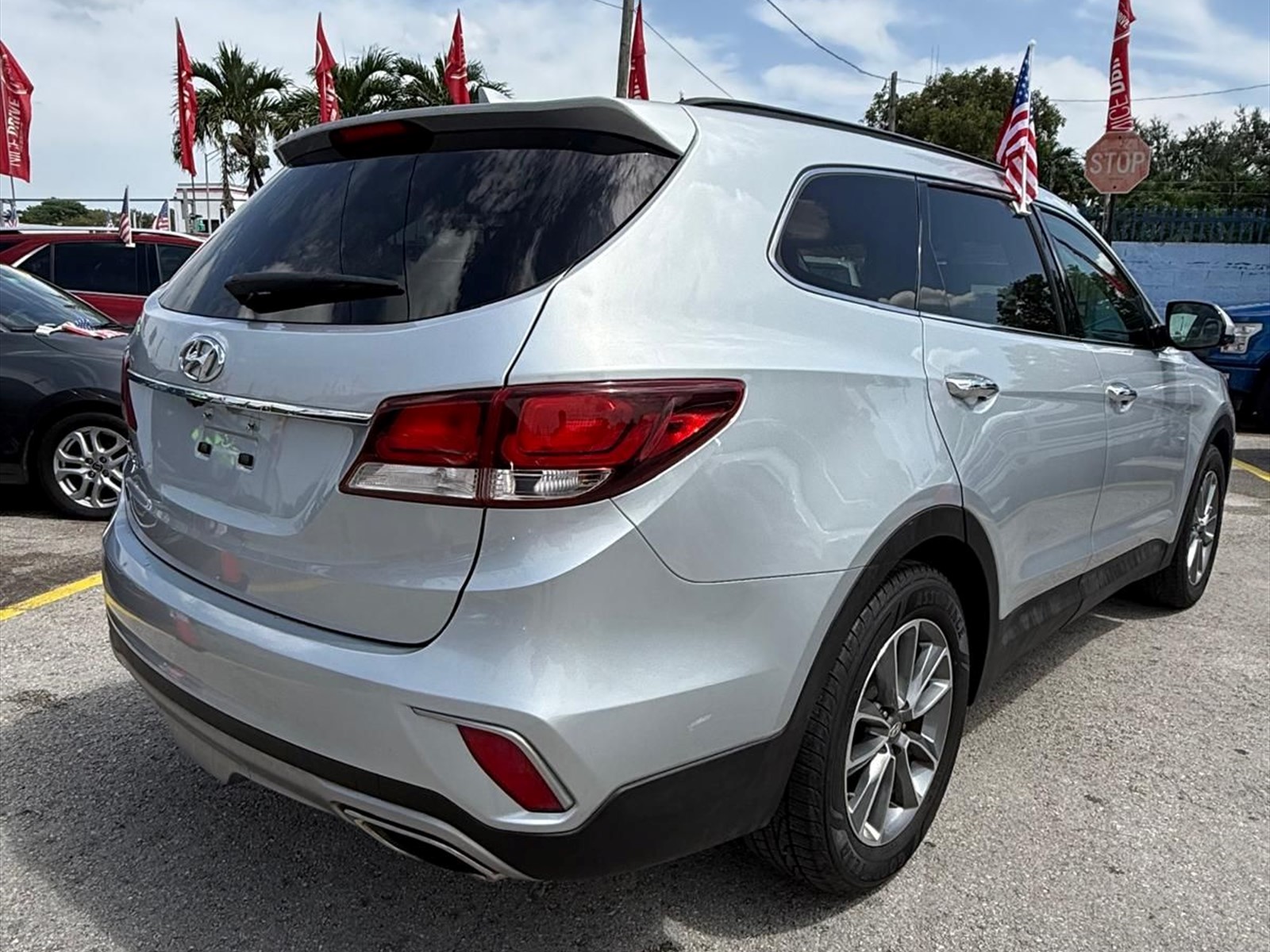 2017 HYUNDAI Santa Fe in Miami, FL
