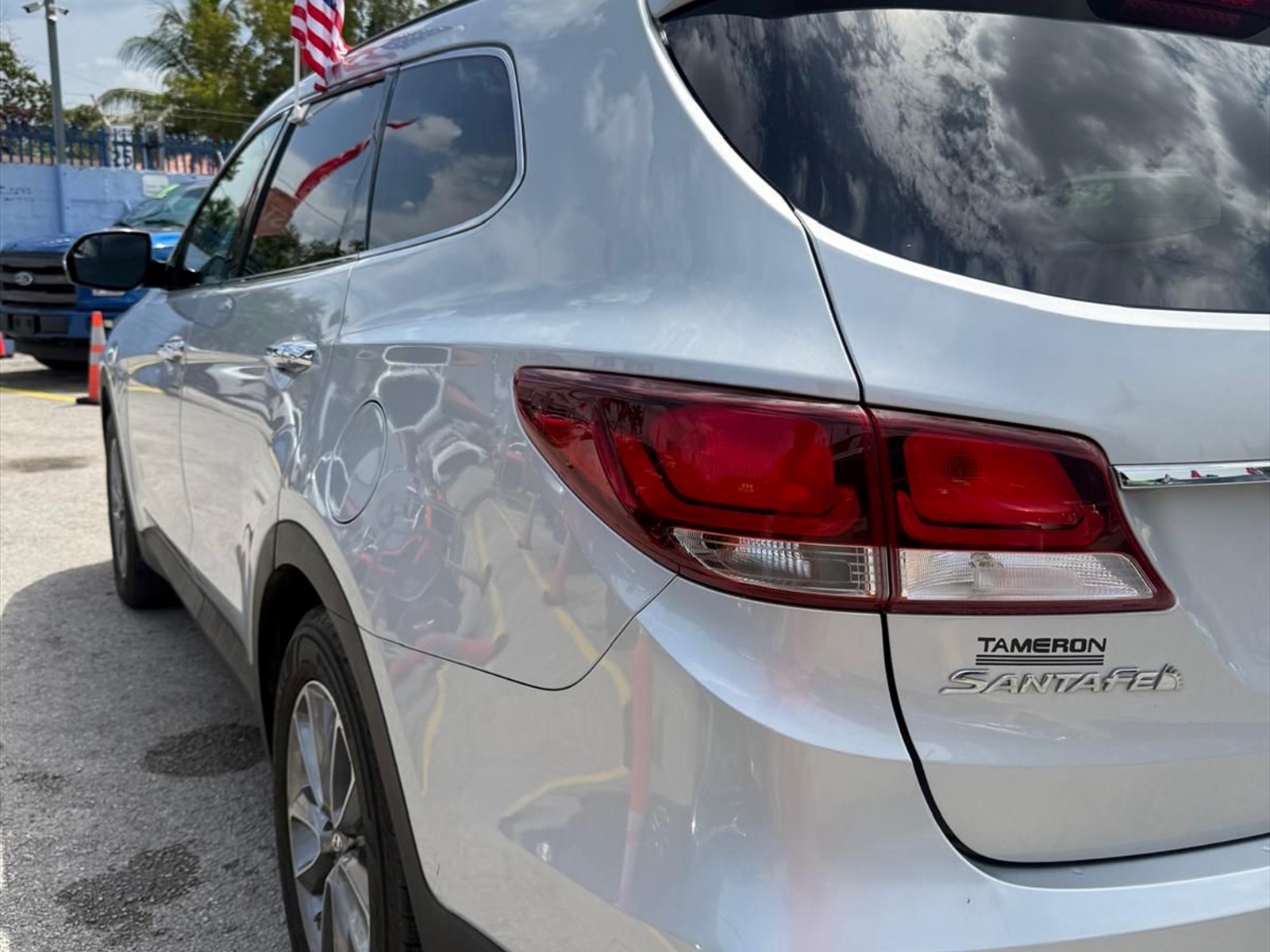 2017 HYUNDAI Santa Fe in Miami, FL