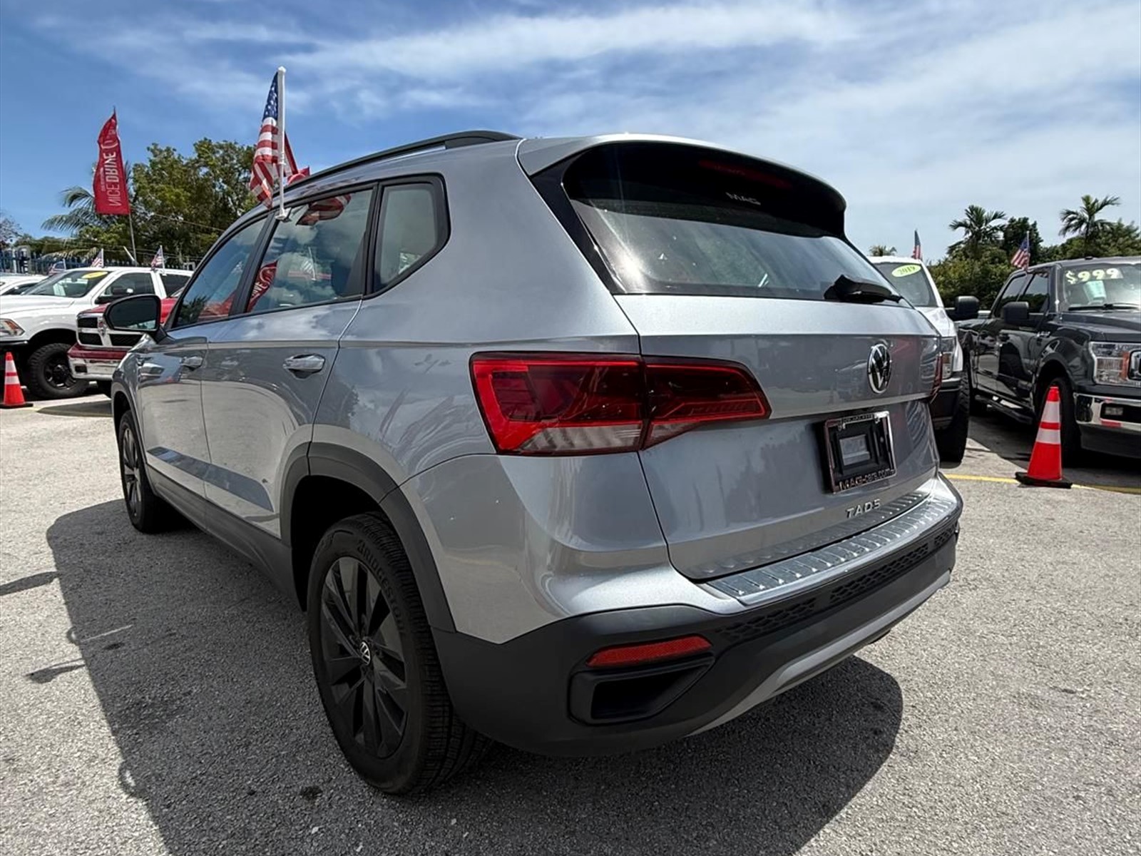 2024 VOLKSWAGEN Taos in Miami, FL