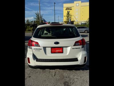 2013 Subaru Outback in miami, FL