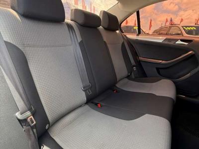2017 VOLKSWAGEN Jetta in Miami, FL